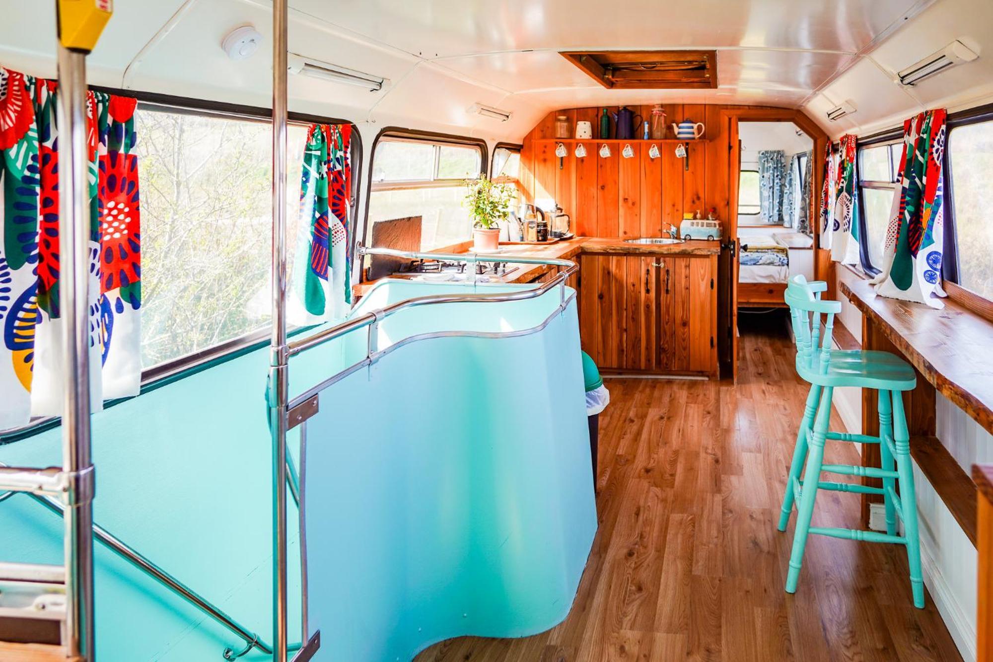 ホテル Double Decker Bus At Valentia Island Escape Chapeltown エクステリア 写真