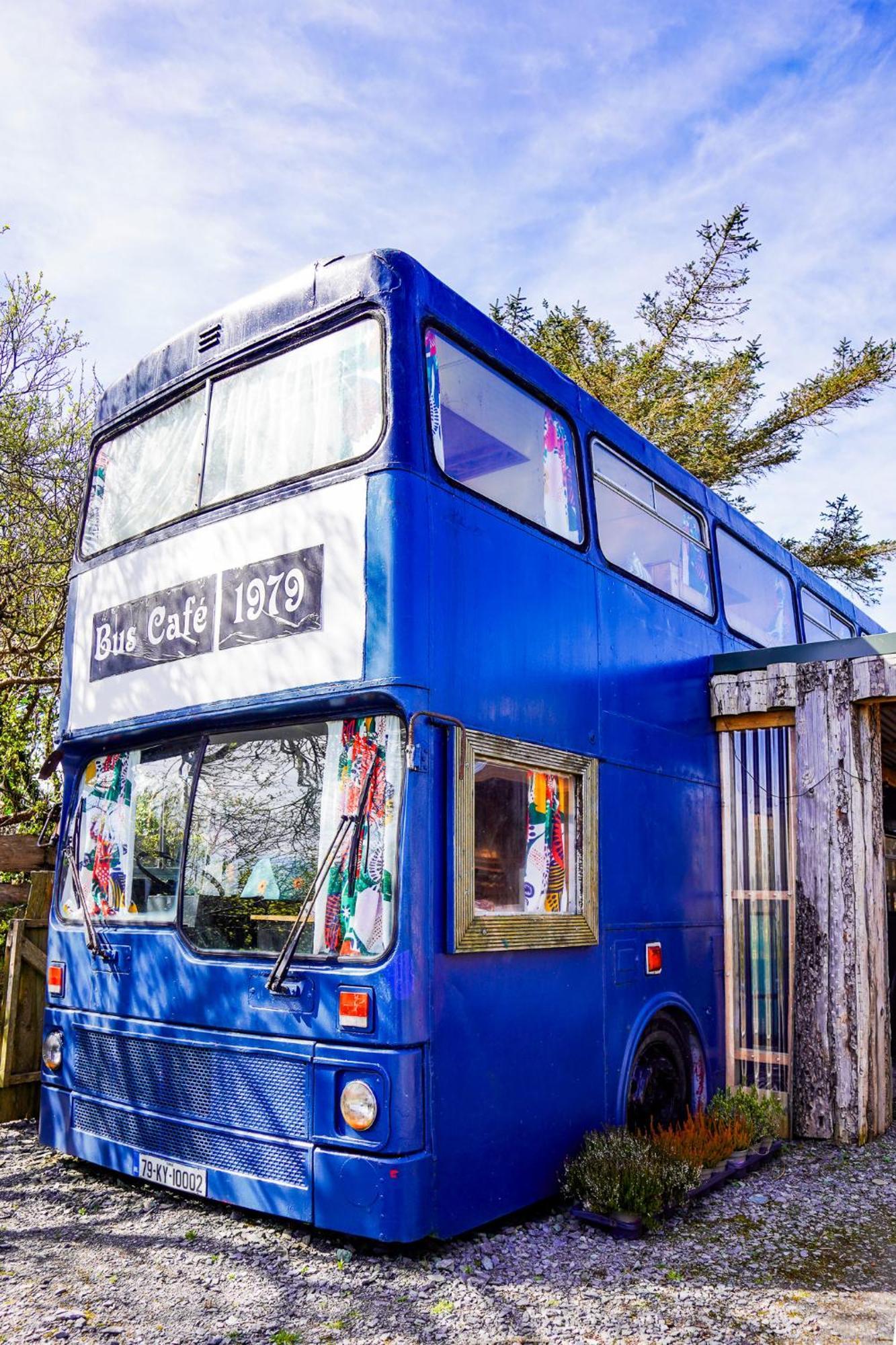 ホテル Double Decker Bus At Valentia Island Escape Chapeltown エクステリア 写真